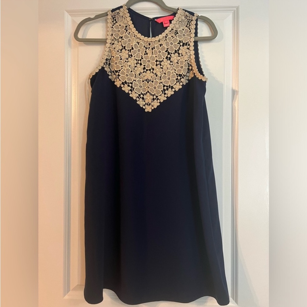 Lilly Pulitzer PENELOPE SHIFT DRESS
True Navy Embroidered